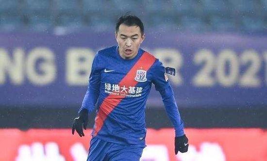 英国媒体talkSport消息，由于主力门将桑切斯要因伤休战一段时间，切尔西可能考虑引进阿森纳的拉姆斯代尔。